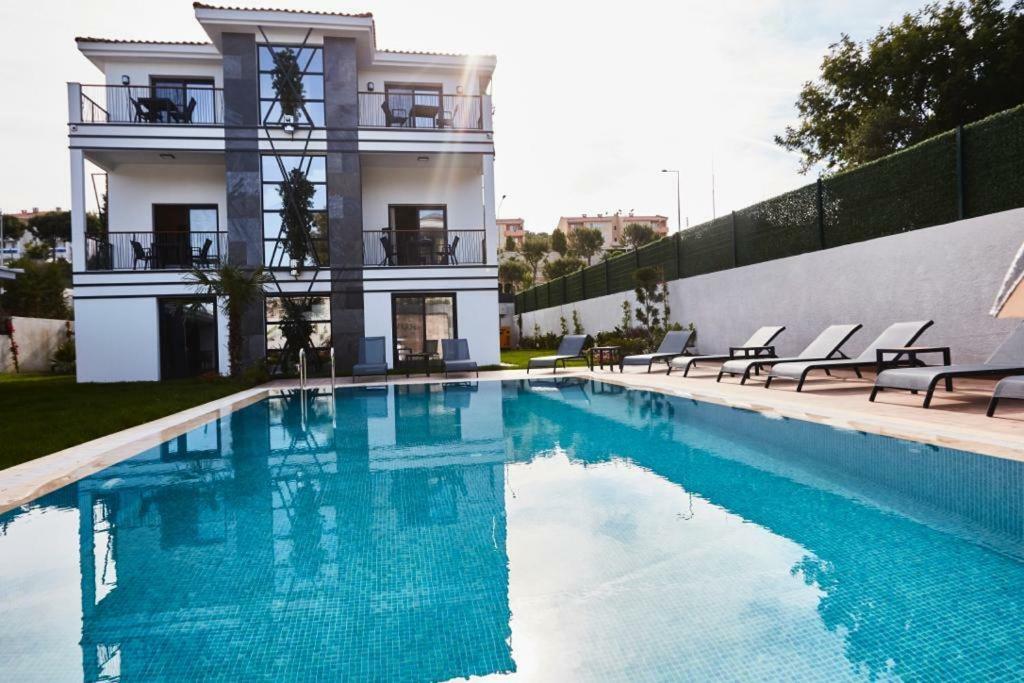 Ruwais Hotel Çeşme Exterior foto